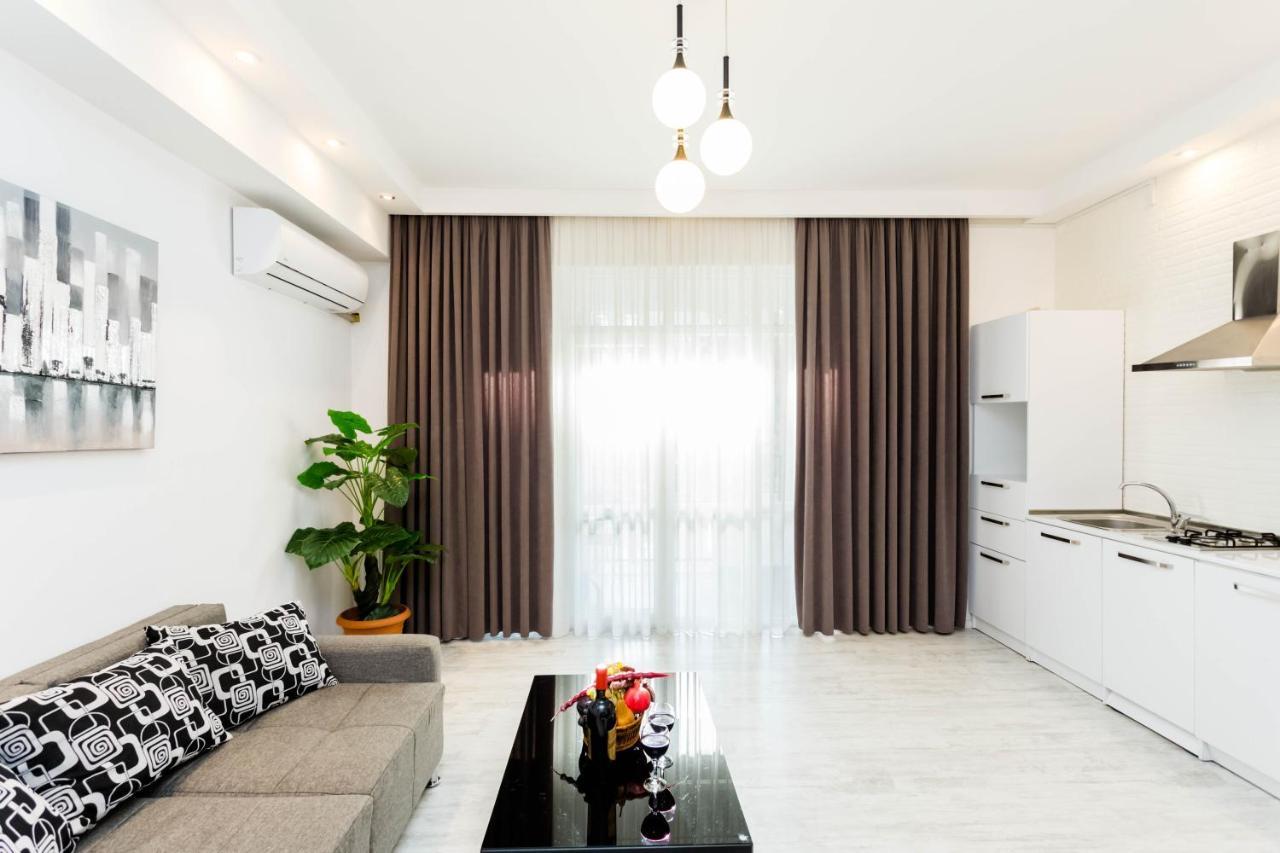 Lovely 2 Bedroom Flat Tiflis Dış mekan fotoğraf