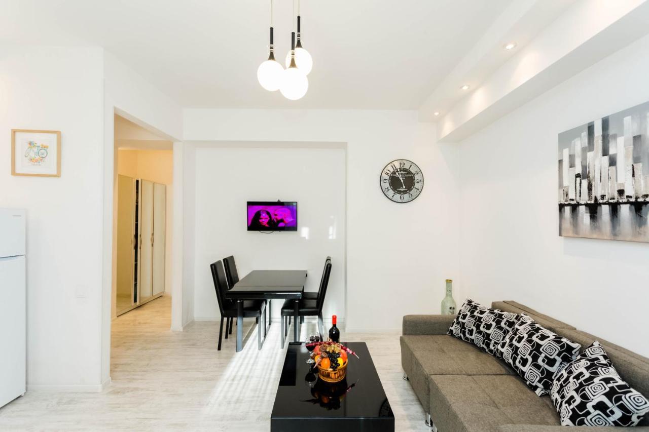 Lovely 2 Bedroom Flat Tiflis Dış mekan fotoğraf